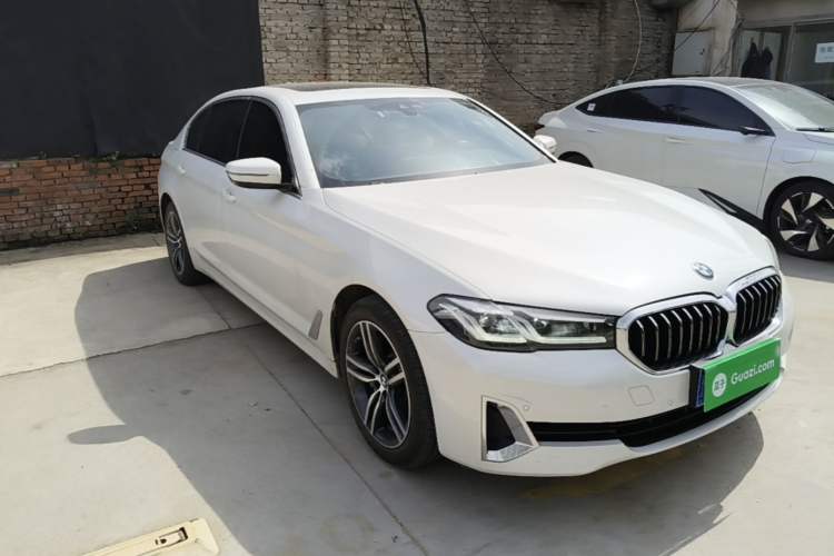 Used BMW 5 Series 2021 530Li Leading Luxury Package Front Right 45 Deg