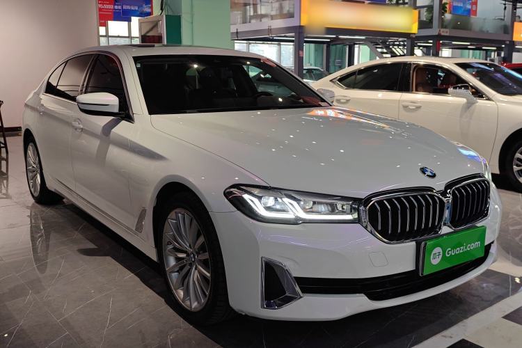 Used BMW 5 Series 2021 530Li Luxury Edition Premium Package Front Right 45 Deg