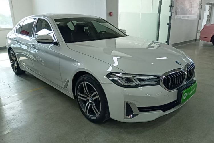 Used BMW 5 Series 2021 530Li xDrive Luxury Package Front Right 45 Deg
