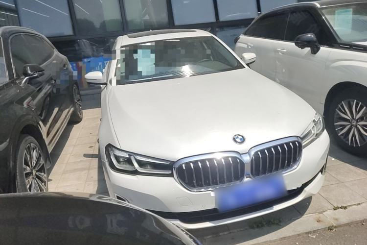 Used BMW 5 Series 2021 525Li Luxury Package Front Right 45 Deg