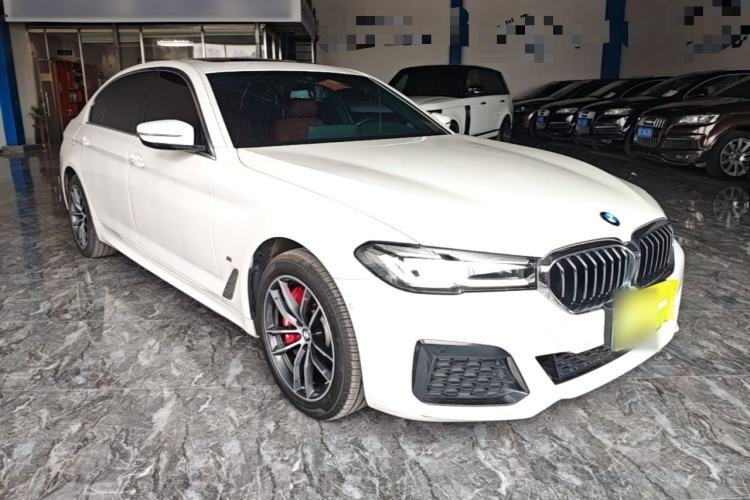 Used BMW 5 Series 2021 Facelifted 525Li M Sport Package Front Right 45 Deg