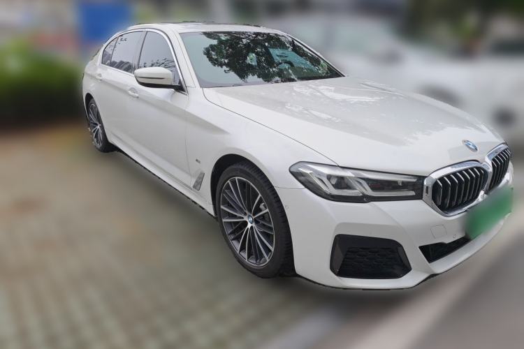 Used BMW 5 Series 2021 Facelifted 530Li Leading Edition M Sport Package Front Right 45 Deg