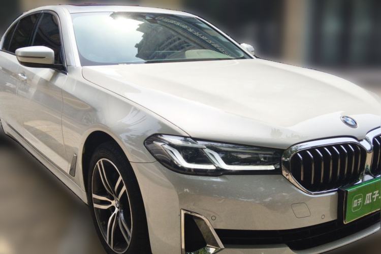 Used BMW 5 Series 2021 530Li Leading Luxury Package Front Right 45 Deg