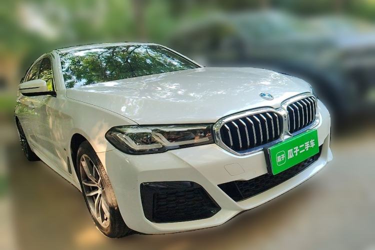 Used BMW 5 Series 2021 525Li M Sport Package Front Right 45 Deg