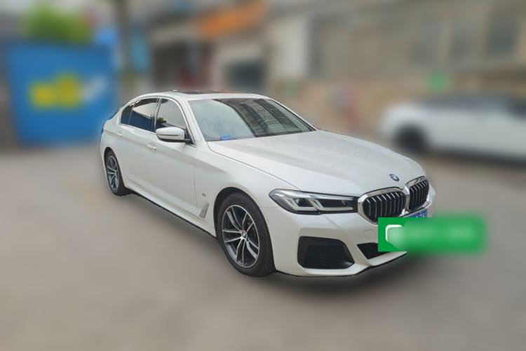 Used BMW 5 Series 2021 Facelifted 525Li M Sport Package Front Right 45 Deg