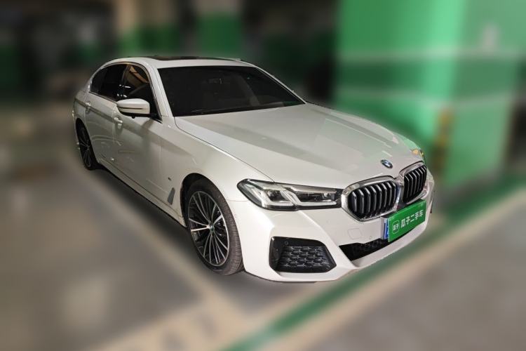 Used BMW 5 Series 2021 Facelifted 530Li Leading Edition M Sport Package Front Right 45 Deg