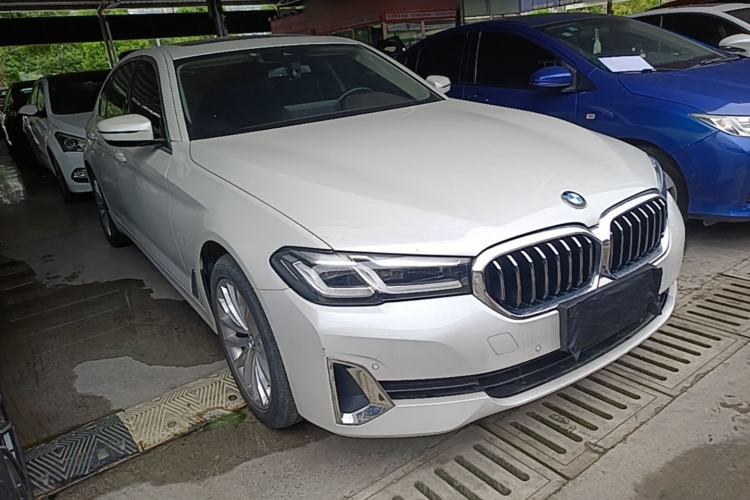 Used BMW 5 Series 2021 525Li Luxury Package Front Right 45 Deg