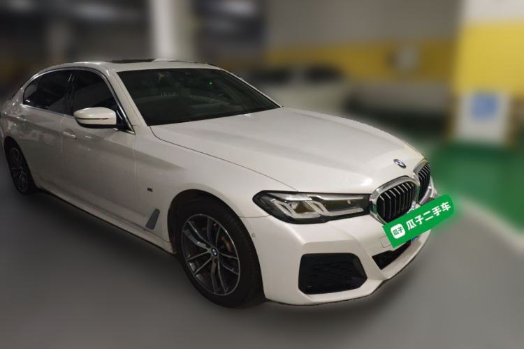 Used BMW 5 Series 2021 525Li M Sport Package Front Right 45 Deg