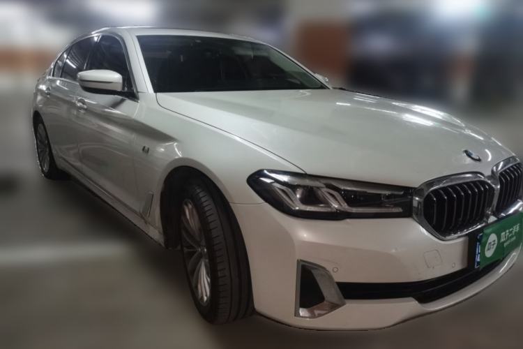 Used BMW 5 Series 2021 525Li M Sport Package Front Right 45 Deg