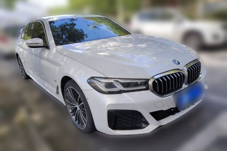 Used BMW 5 Series 2021 Facelifted 530Li Leading Edition M Sport Package Front Right 45 Deg