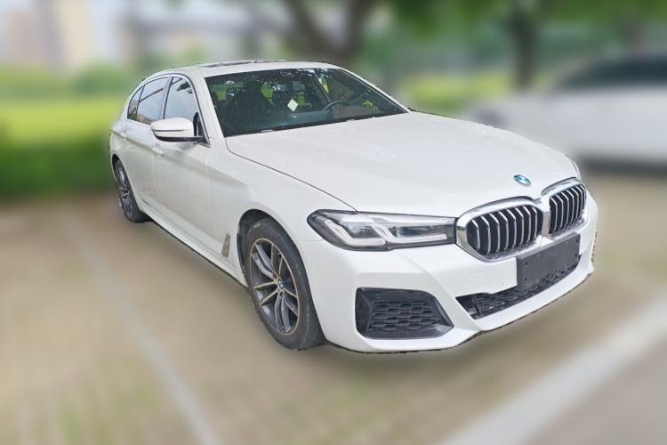 Used BMW 5 Series 2021 Facelifted 525Li M Sport Package Front Right 45 Deg