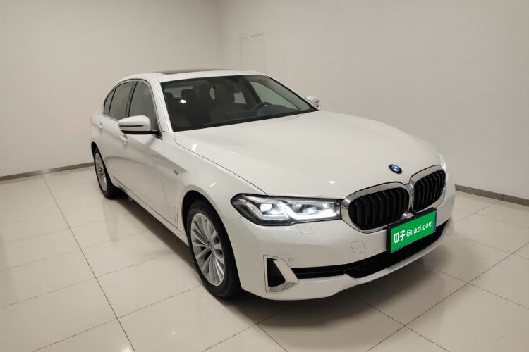 Used BMW 5 Series 2021 525Li Luxury Package Front Right 45 Deg