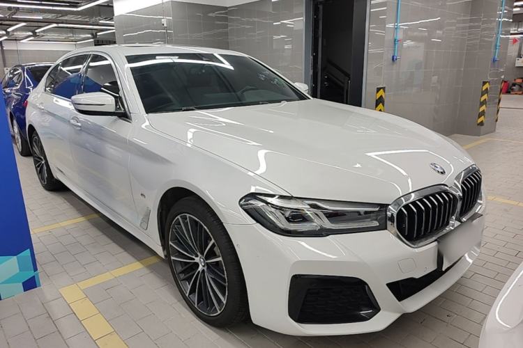 Used BMW 5 Series 2021 530Li Leading Model M Sport Package Front Right 45 Deg