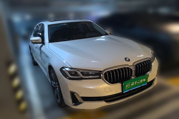 Used BMW 5 Series 2021 530Li Leading Luxury Package Front Right 45 Deg