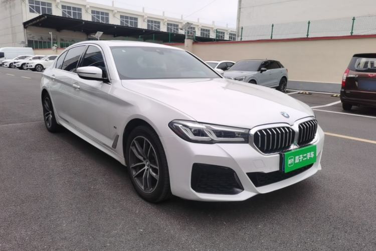 Used BMW 5 Series 2021 Facelifted 525Li M Sport Package Front Right 45 Deg