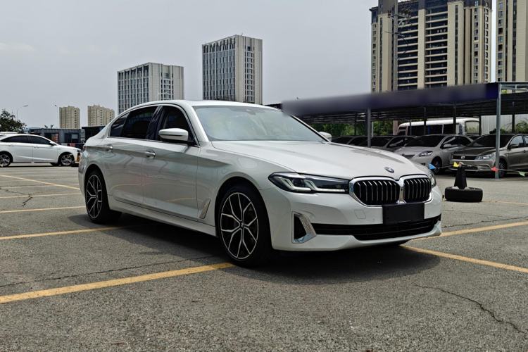 Used BMW 5 Series 2021 530Li Luxury Edition Premium Package Front Right 45 Deg