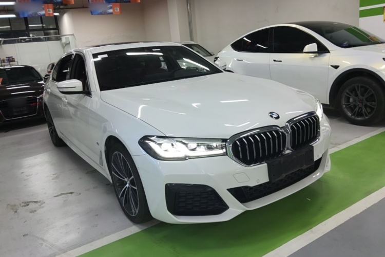 Used BMW 5 Series 2021 530Li Leading Model M Sport Package Front Right 45 Deg