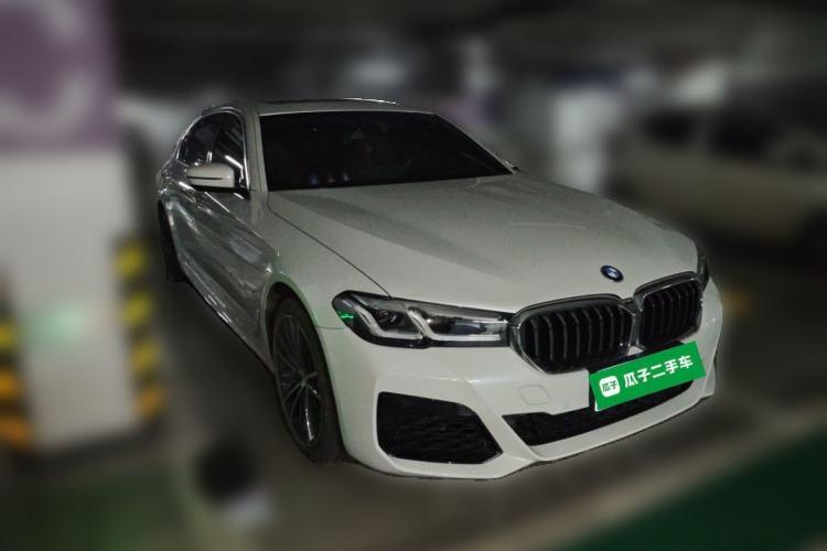 Used BMW 5 Series 2021 Facelifted 530Li Leading Edition M Sport Package Front Right 45 Deg