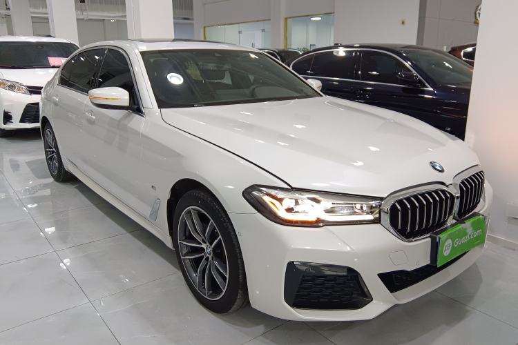 Used BMW 5 Series 2021 525Li M Sport Package Front Right 45 Deg
