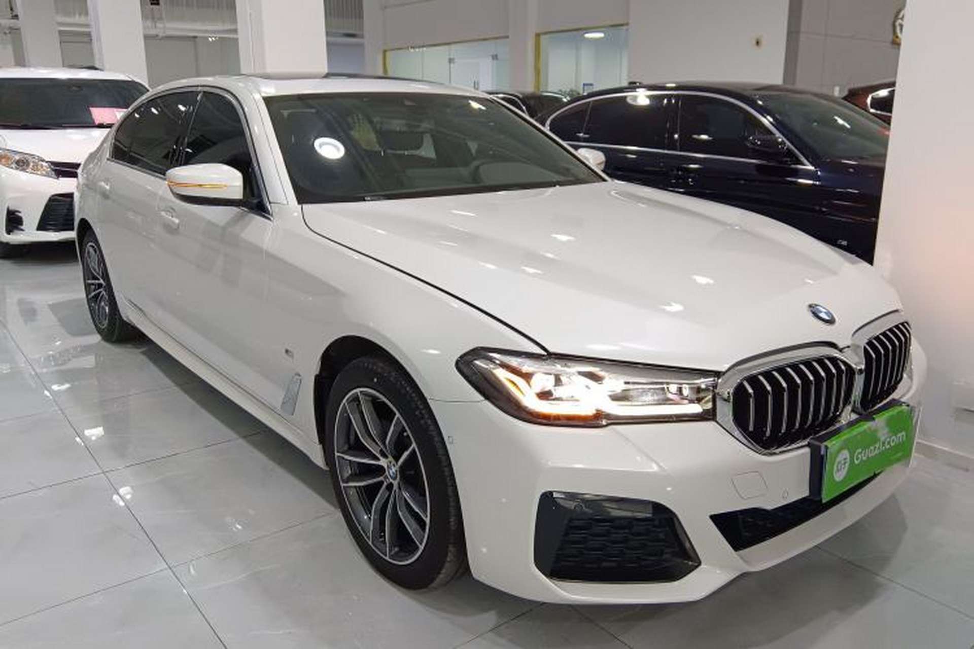 Used BMW 5 Series 2021 525Li M Sport Package Front Right 45 Deg