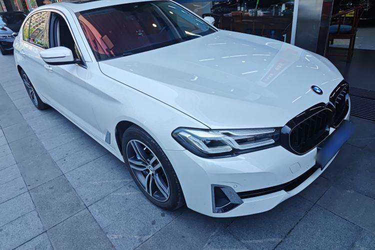 Used BMW 5 Series 2021 530Li xDrive Luxury Package Front Right 45 Deg