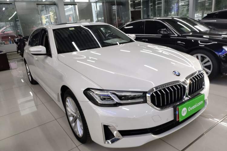 Used BMW 5 Series 2021 525Li Luxury Package Front Right 45 Deg