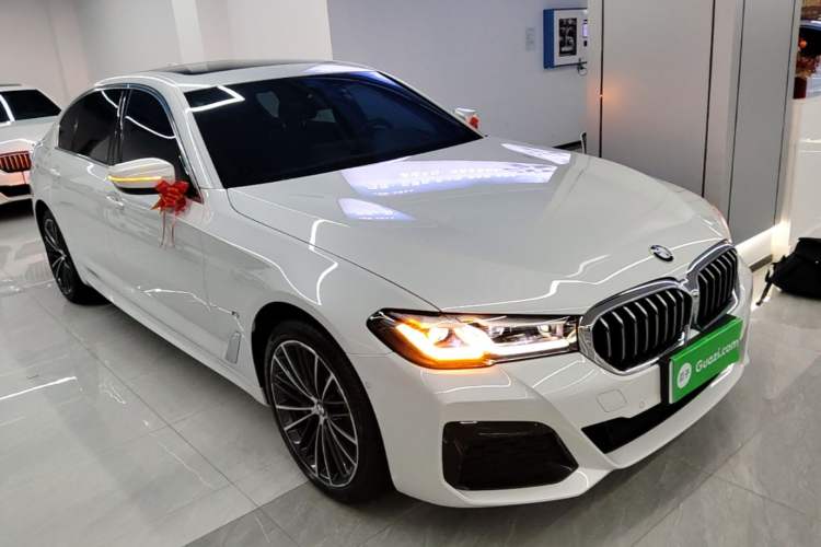Used BMW 5 Series 2021 530Li Leading Model M Sport Package Front Right 45 Deg