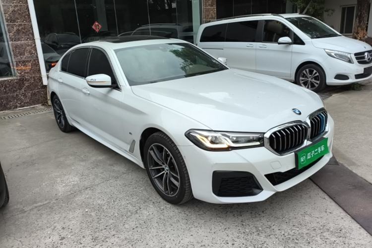 Used BMW 5 Series 2021 525Li M Sport Package Front Right 45 Deg
