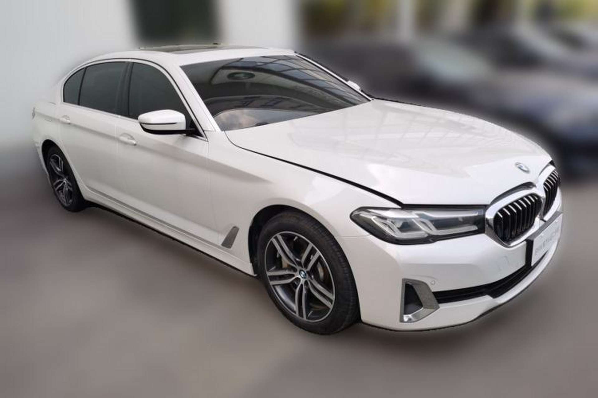 Used BMW 5 Series 2021 530Li Leading Luxury Package Front Right 45 Deg