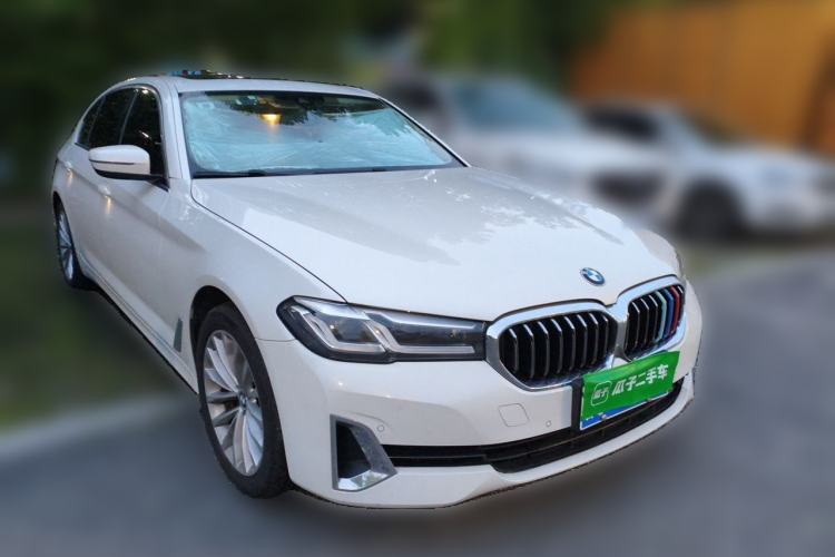 Used BMW 5 Series 2021 525Li Luxury Package Front Right 45 Deg