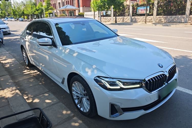 Used BMW 5 Series 2021 525Li Luxury Package Front Right 45 Deg