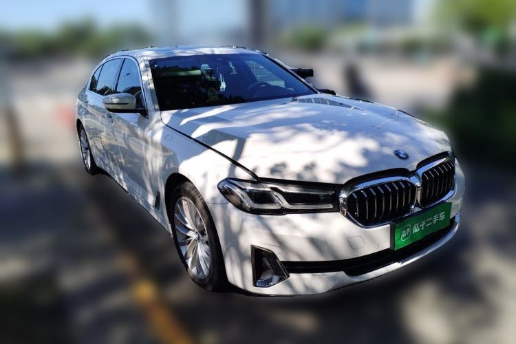 Used BMW 5 Series 2021 525Li Luxury Package Front Right 45 Deg