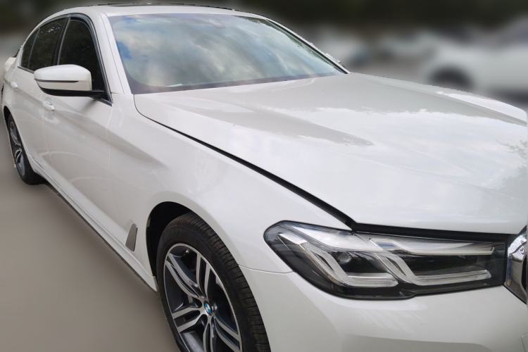Used BMW 5 Series 2021 530Li xDrive Luxury Package Front Right 45 Deg