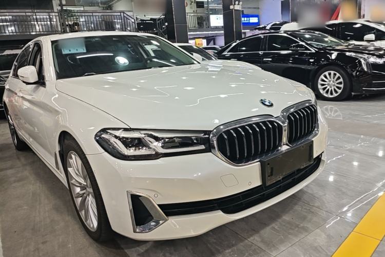Used BMW 5 Series 2021 530Li Luxury Edition Premium Package Front Right 45 Deg