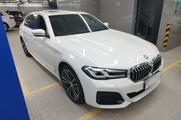 Used BMW 5 Series 2021 530Li Leading Model M Sport Package Front Right 45 Deg