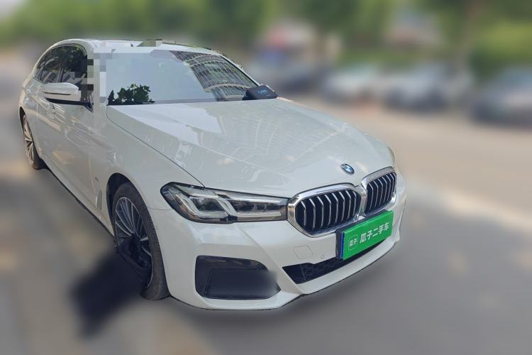 Used BMW 5 Series 2021 Facelifted 530Li Leading Edition M Sport Package Front Right 45 Deg