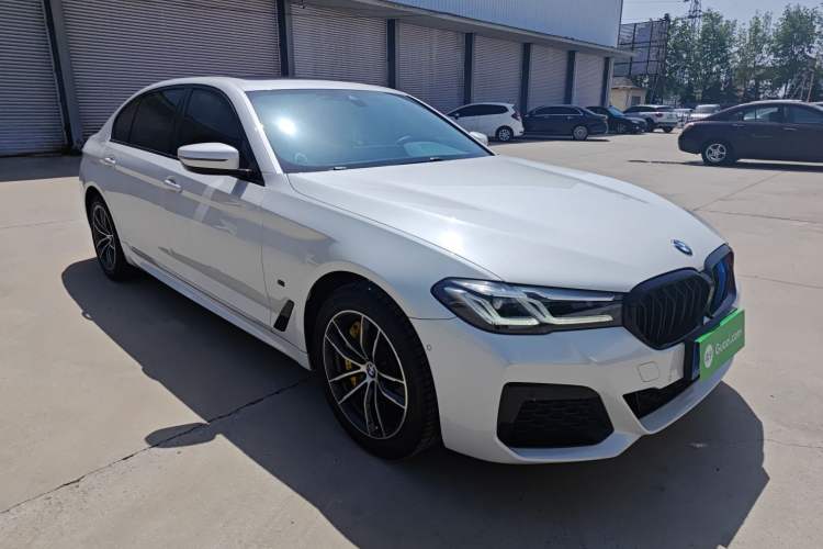 Used BMW 5 Series 2021 525Li M Sport Package Front Right 45 Deg