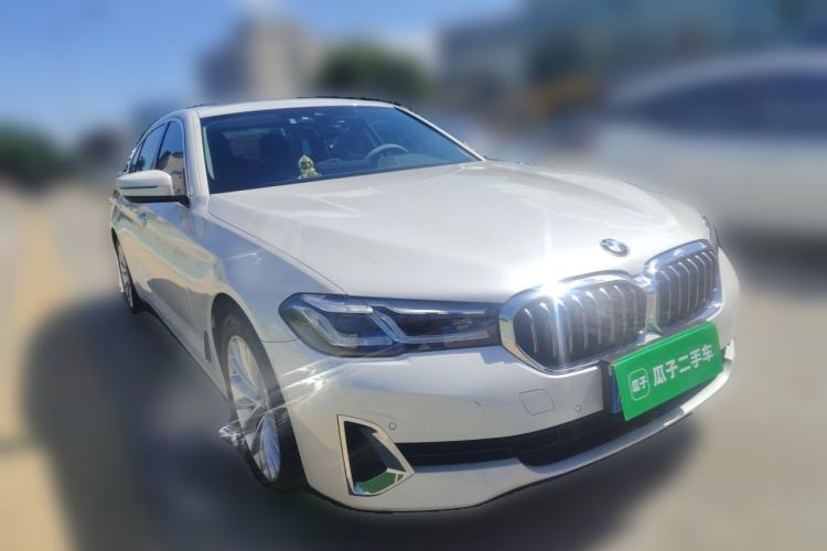 Used BMW 5 Series 2021 525Li Luxury Package Front Right 45 Deg