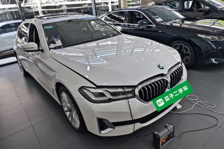 Used BMW 5 Series 2021 530Li Luxury Edition Premium Package Front Right 45 Deg