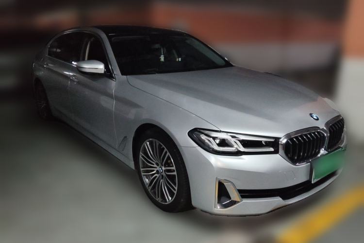 Used BMW 5 Series 2021 525Li Luxury Package Front Right 45 Deg
