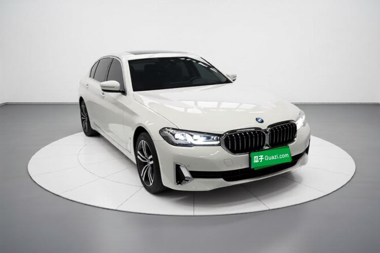Used BMW 5 Series 2021 530Li Leading Luxury Package Front Right 45 Deg