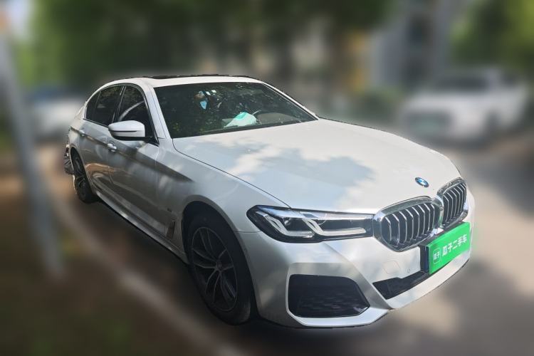 Used BMW 5 Series 2021 Facelifted 525Li M Sport Package Front Right 45 Deg