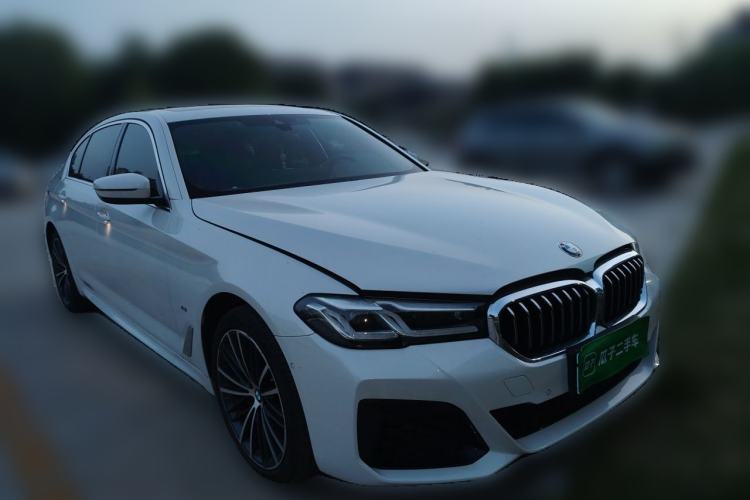 Used BMW 5 Series 2021 530Li Leading Model M Sport Package Front Right 45 Deg