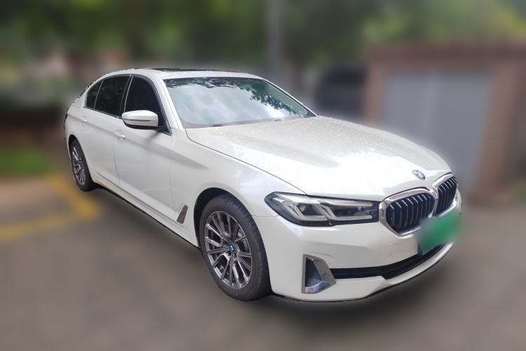 Used BMW 5 Series 2021 525Li Luxury Package Front Right 45 Deg