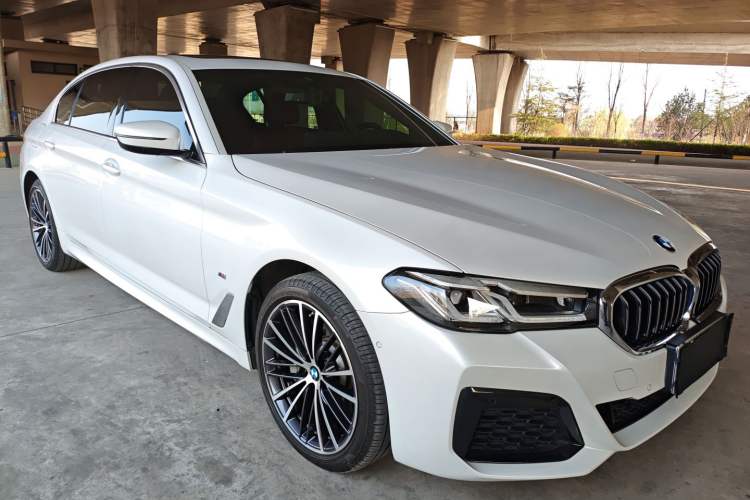 Used BMW 5 Series 2021 530Li Leading Model M Sport Package Front Right 45 Deg