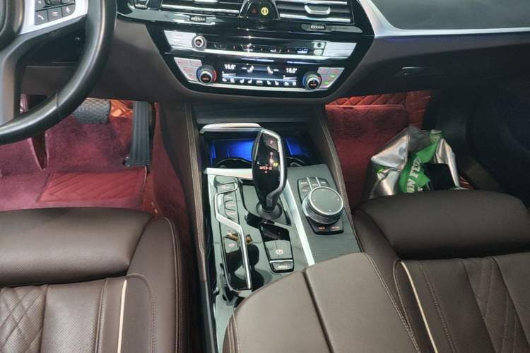Used BMW 5 Series 2021 530Li Luxury Edition M Sport Package Gear Lever