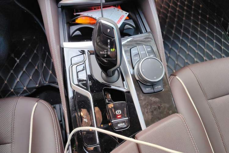 Used BMW 5 Series 2021 Updated Version 525Li Luxury Package Gear Lever