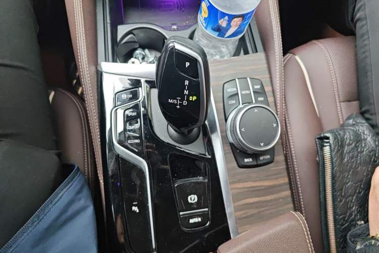 Used BMW 5 Series 2021 Updated 530Li xDrive Luxury Package Gear Lever