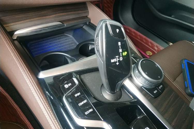 Used BMW 5 Series 2021 Restyled 530Li Leading Edition Luxury Package Gear Lever