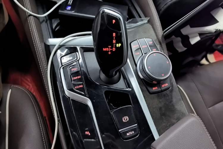 Used BMW 5 Series 2021 Facelifted 525Li M Sport Package Gear Lever